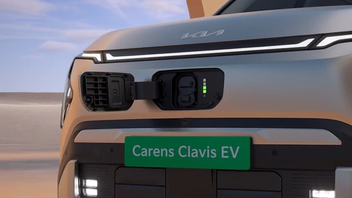 Carens Clavis EV Image 11