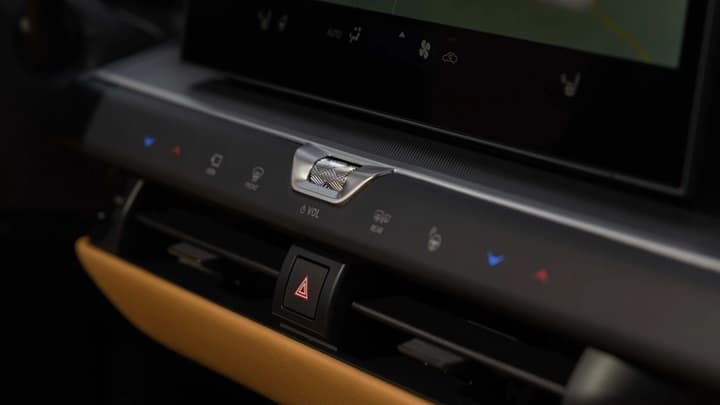 ES 350h Image 17