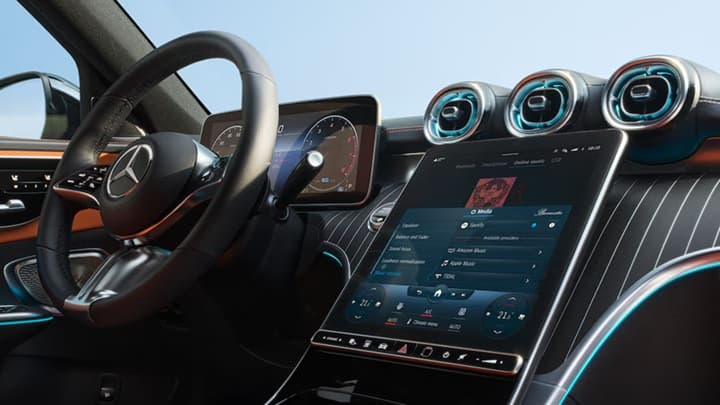 C-Class Image 12