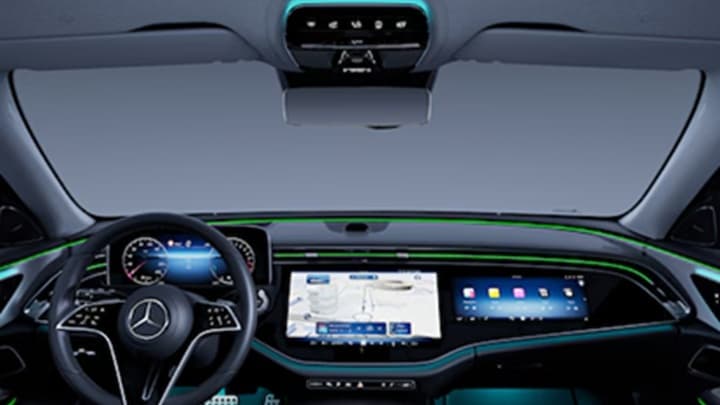 E-Class Image 13