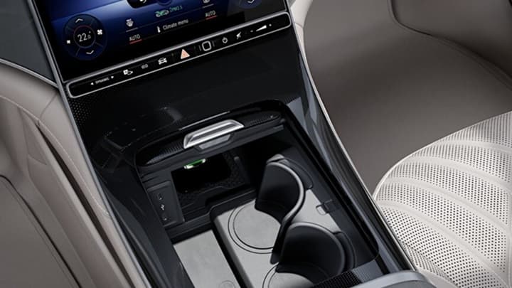 EQS SUV Image 25