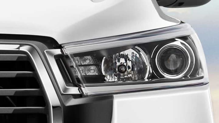 Innova Crysta Image 10