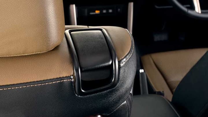 Innova Crysta Image 21