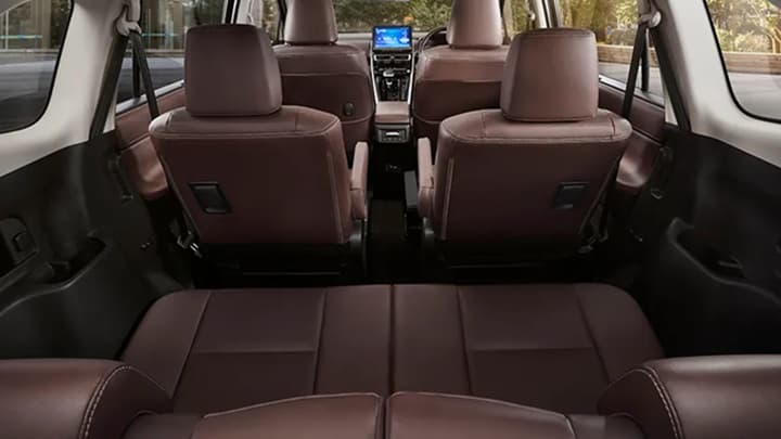 Innova Hycross Image 22